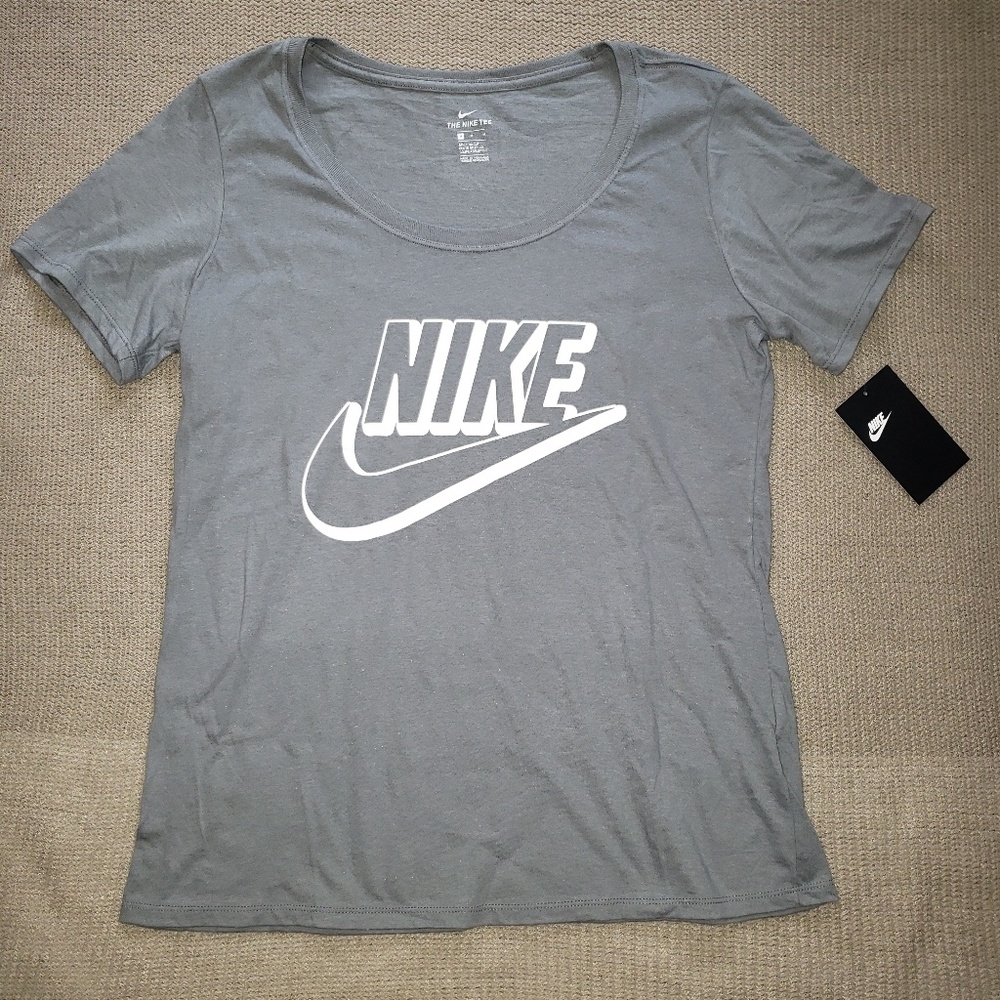 NWT Nike T Shirt